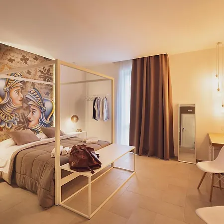 Marla'S Boutique Rooms-3